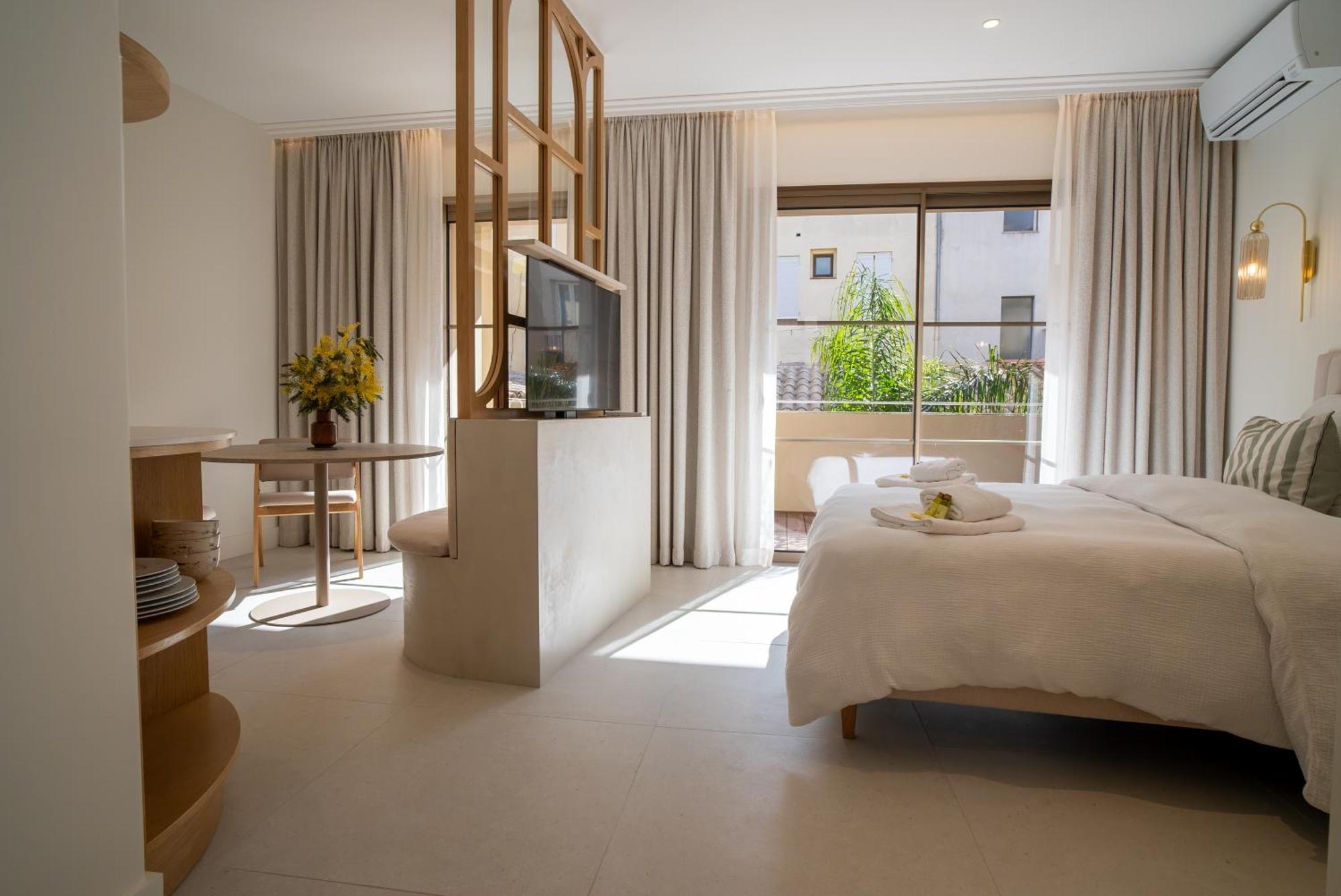 Studios Raffines Avec Terrasses - Plages, Ville Et Gare A Pied - Maison Raphael Saint-Raphaël Exteriér fotografie